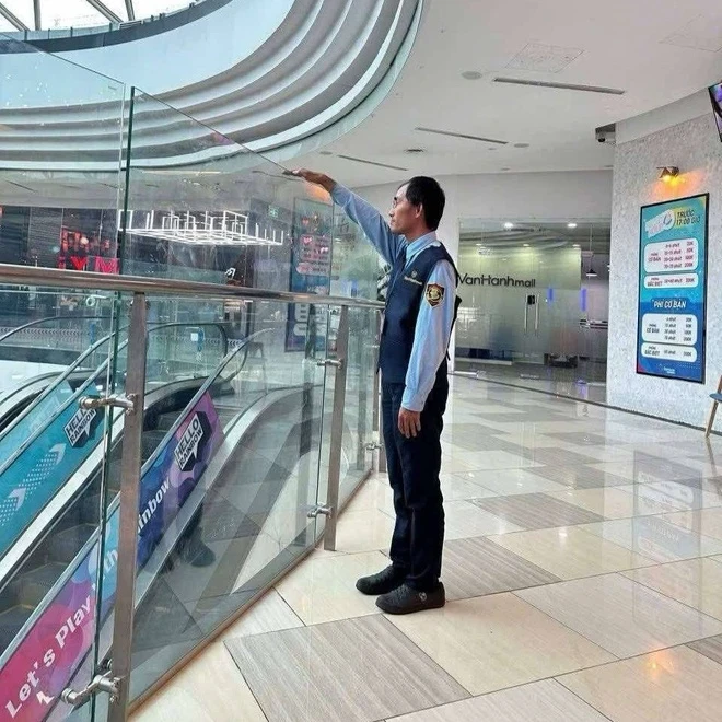 Cô gái đến Vạn Hạnh Mall tính làm vụ thứ 4, bị bảo vệ cản, lộ thế lực đằng sau! - Hình 3