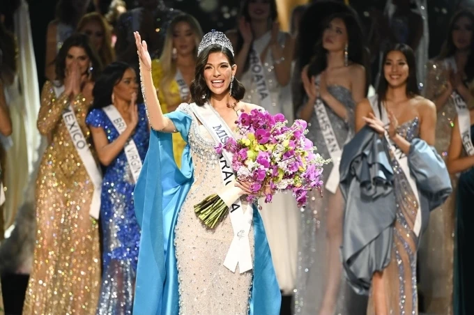 Mr Nawat mời Lisa diễn Miss Universe 2025, ê chề vì bị từ chối thẳng mặt - Hình 5