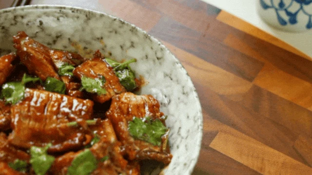 Loại cá có nhiều vào tháng 4 đem nấu với sốt bí truyền này vừa thơm, vị chua ngọt cực ngon - Hình 11