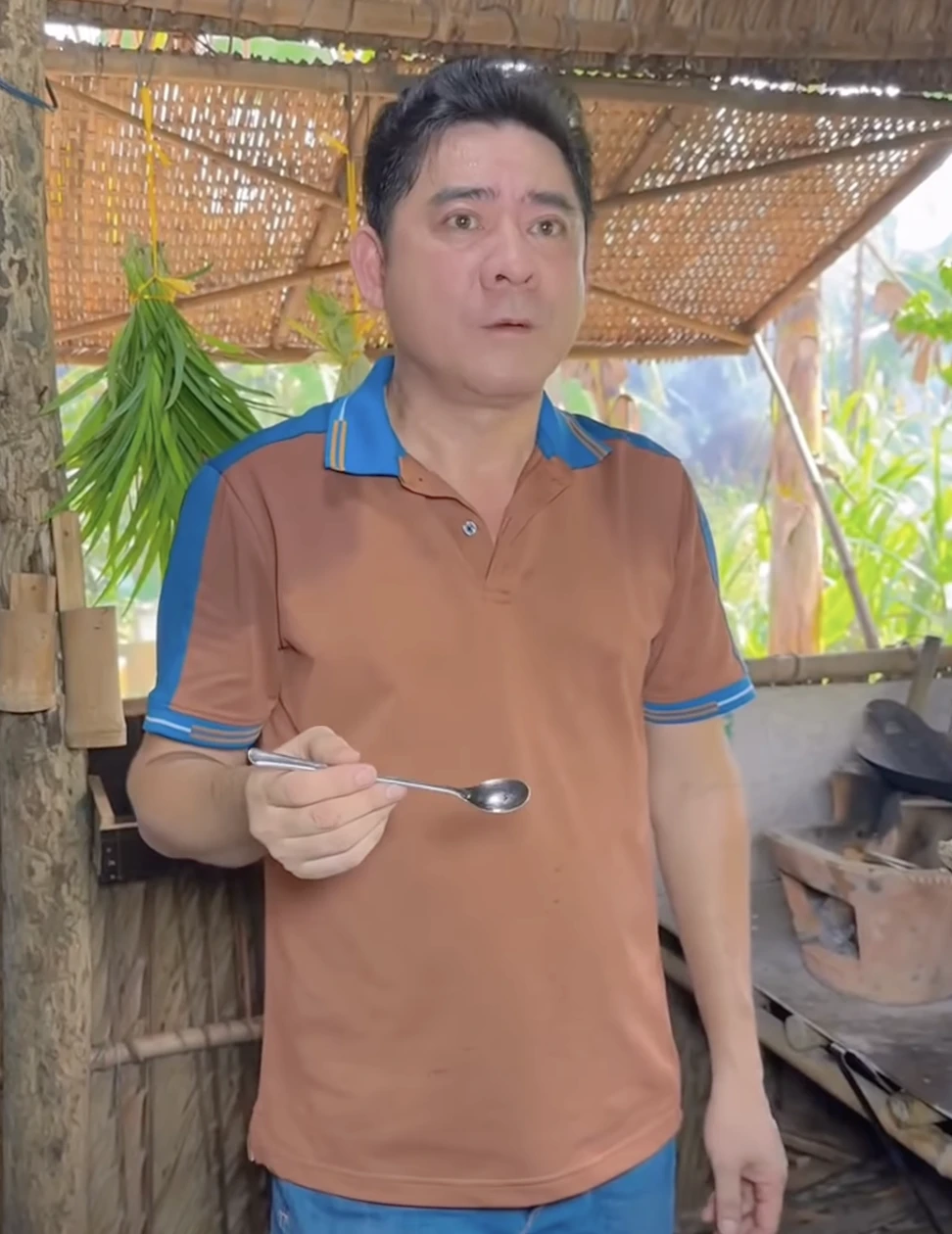 Huỳnh Anh Tuấn hé lộ sự thật là anh em cùng cha khác mẹ với một sao nam đình đám? - Hình 1
