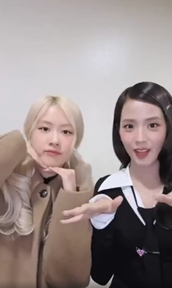 Rosé trừng mắt với Jisoo, vũ đạo earthquake chưa thẩm, tương tác thảm họa? - Hình 3
