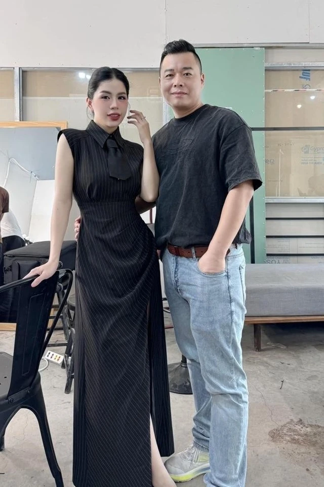 Diễu binh 30/4: Chiếm sóng truyền thông thế giới, chồng cũ Hằng Du Mục gâ.y số.c - Hình 7