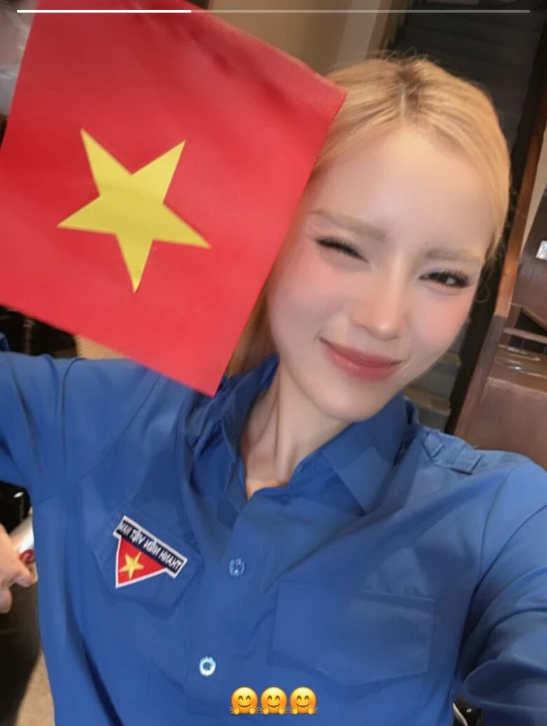 Kỳ Duyên tranh cãi khi mặc áo Đoàn đeo khăn quàng đỏ, liền lên tiếng, gỡ hết ảnh - Hình 1