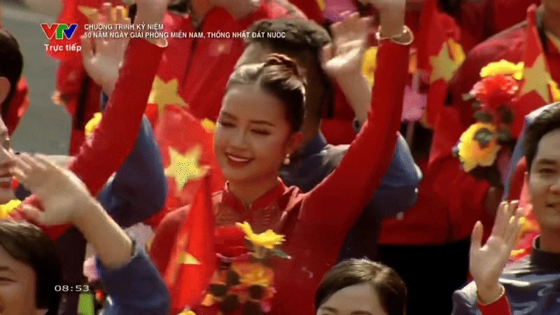 Nữ nghệ sĩ cực viral sau lễ diễu binh, diễu hành 30/4, xem video xong ai cũng rưng rưng nghẹn ngào - Hình 5