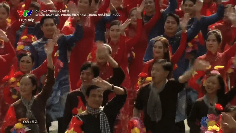 Nữ nghệ sĩ cực viral sau lễ diễu binh, diễu hành 30/4, xem video xong ai cũng rưng rưng nghẹn ngào - Hình 3