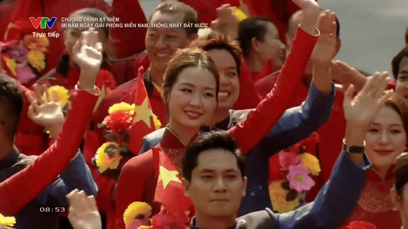 Nữ nghệ sĩ cực viral sau lễ diễu binh, diễu hành 30/4, xem video xong ai cũng rưng rưng nghẹn ngào - Hình 4