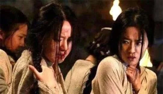Rùng mình cách binh sĩ xưa giải quyết sinh lý, đáng thương nhất là người này - Hình 3