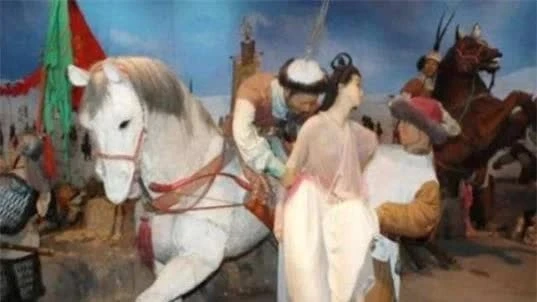 Rùng mình cách binh sĩ xưa giải quyết sinh lý, đáng thương nhất là người này - Hình 2
