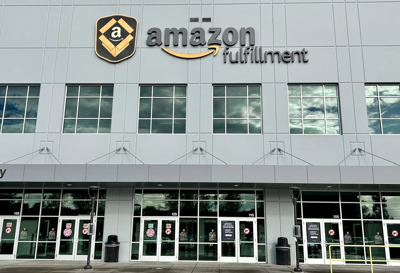 Amazon nộp đơn mua lại TikTok - Hình 1