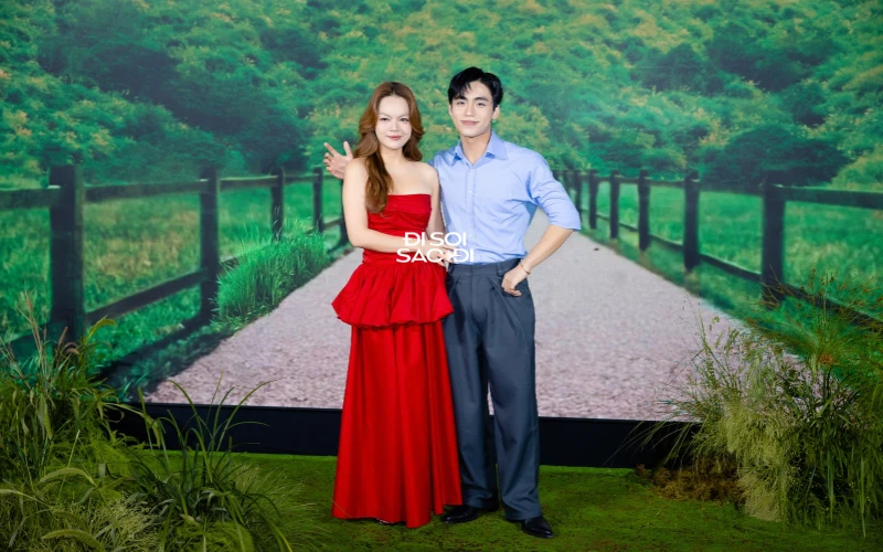 AMEE gây tranh cãi thái độ thiếu lịch sự vì lặp đi lặp lại 1 hành động khiến em trai Sơn Tùng sượng trân - Hình 6
