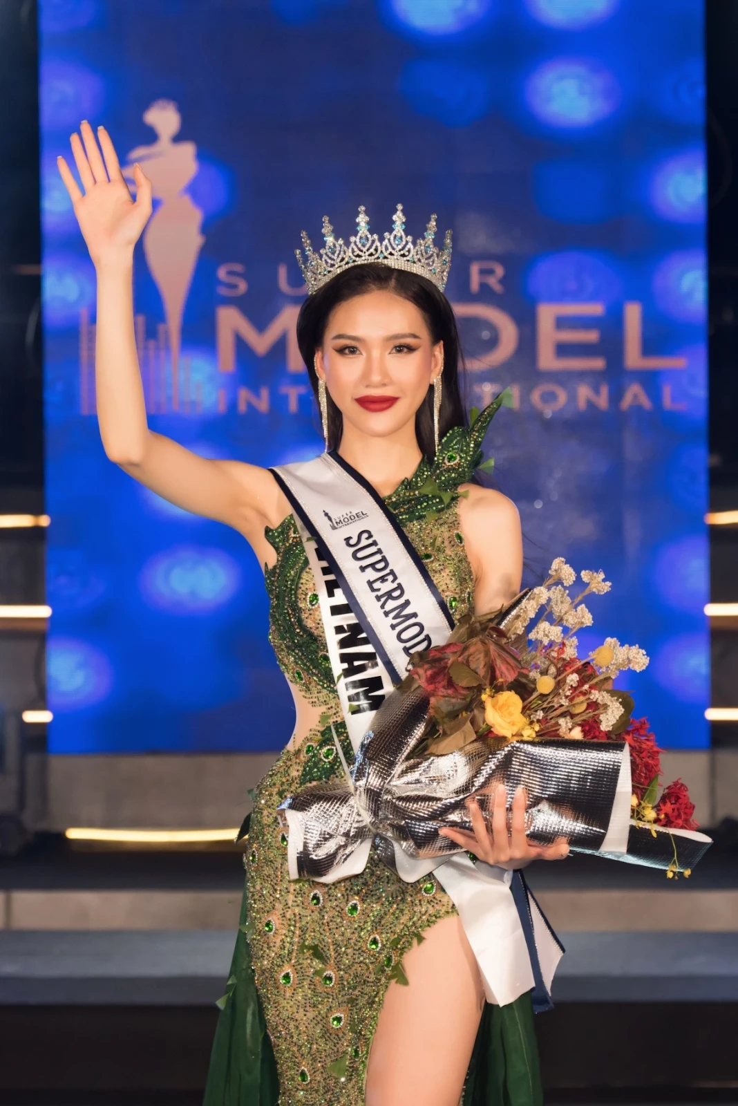 Bùi Quỳnh Hoa sắp final walk lần 2, nhưng nhiệm kỳ nào cũng bị phàn nàn tơi tả - Hình 7