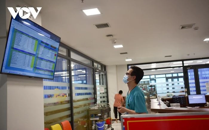 Cận cảnh khu điều trị cho bệnh nhân mắc sởi ở Bệnh viện Nhi Hà Nội - Hình 9
