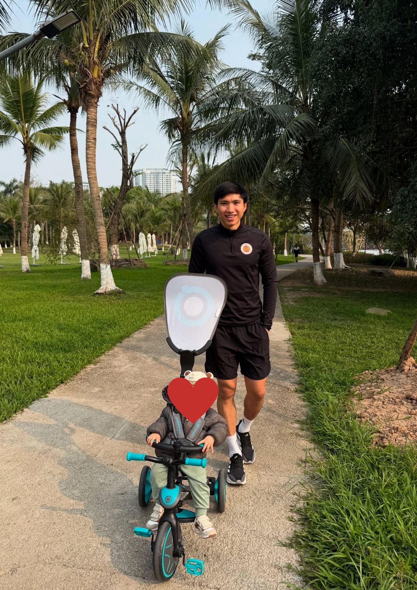 Khi tiểu thư Doãn Hải My hết hiền: Văn Hậu và con trai ăn luôn quy tắc bàn tay phải vì dám làm trái ý - Hình 2