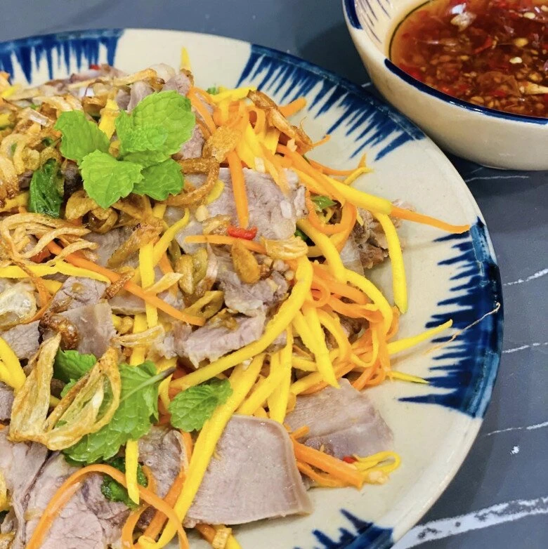 Nộm lưỡi heo thơm ngon, giòn sần sật làm bữa cơm bớt ngán - Hình 9