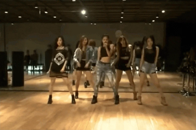 Quá khứ bị đào bới, dân mạng yêu cầu BLACKPINK xin lỗi - Hình 2