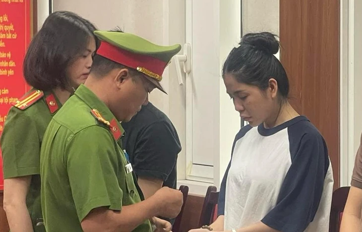 Quang Linh - Hằng Du Mục bị bắt, có thể ngồi tù 5 năm, công an tìm người bị hại - Hình 5
