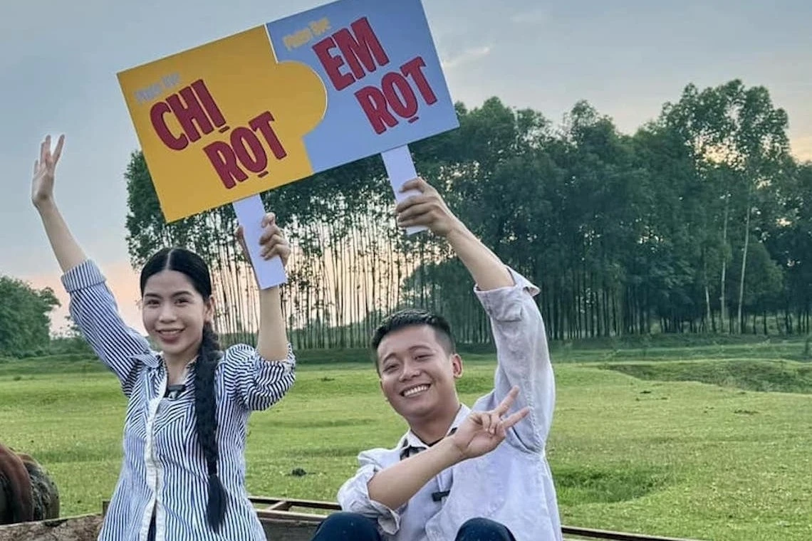 Quang Linh VLog: Từ thần tượng giới trẻ hút triệu views đến vết trượt dài - Hình 1