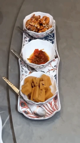 Cuộc sống xa hoa của mỹ nữ bước ra từ giới tinh hoa Châu Á: Nhìn hóa đơn 1 bữa ăn bình thường khiến ai cũng phải giật mình - Hình 3