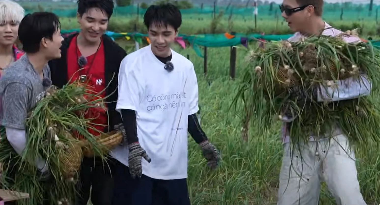 Quang Hùng quậy đục nước, chơi gian bị phát giác, ê-kíp, dàn cast bắt tay phạt - Hình 3