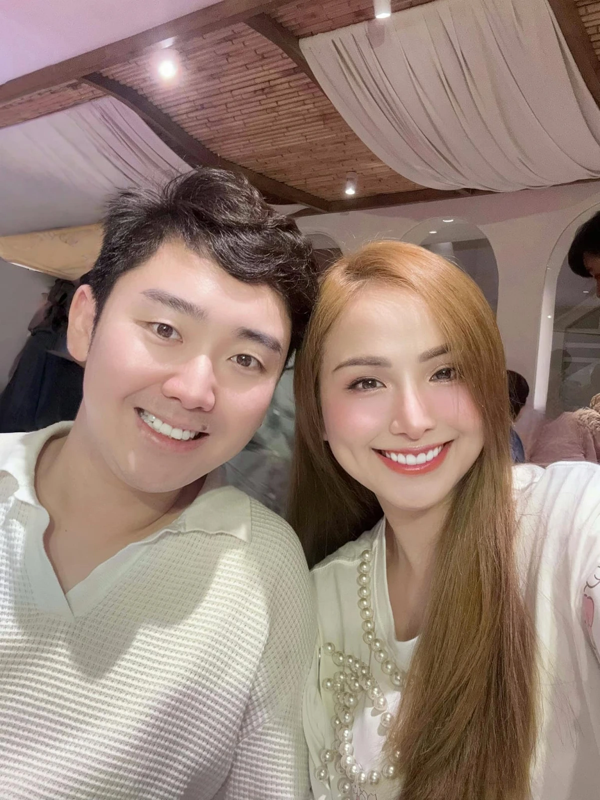 Hoa hậu 2 đời chồng bí mật kết hôn lần 3, chú rể vừa lộ mặt đã bị đồn giới tính - Hình 3