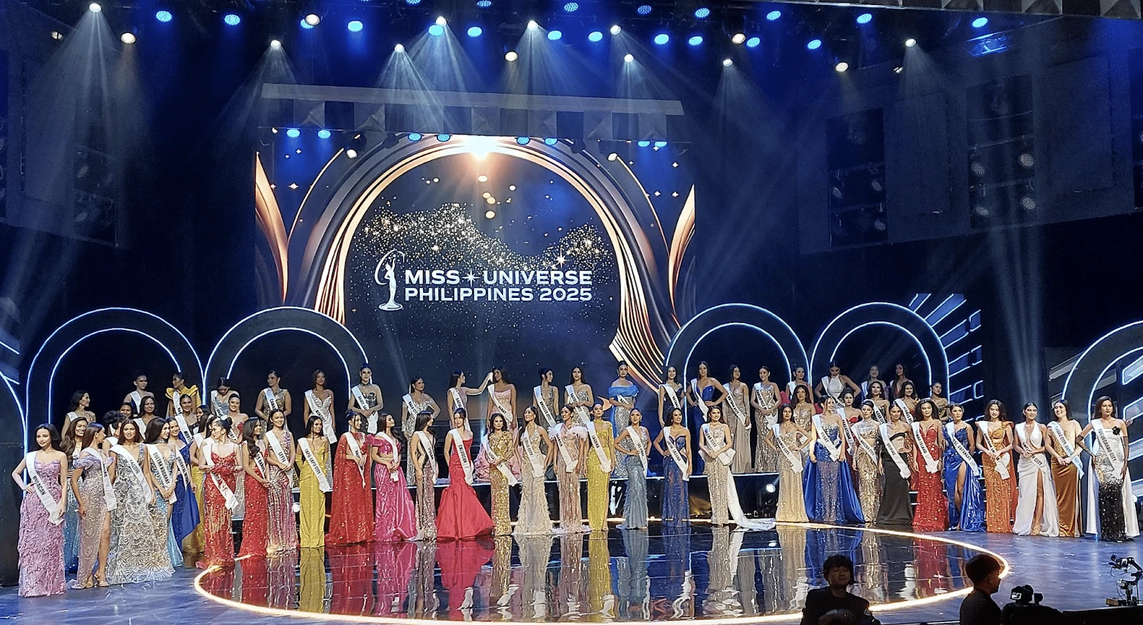Miss Cosmo Philippines tiếp tục thi MUP , fan chê một màu, đừng mơ vương miện - Hình 2