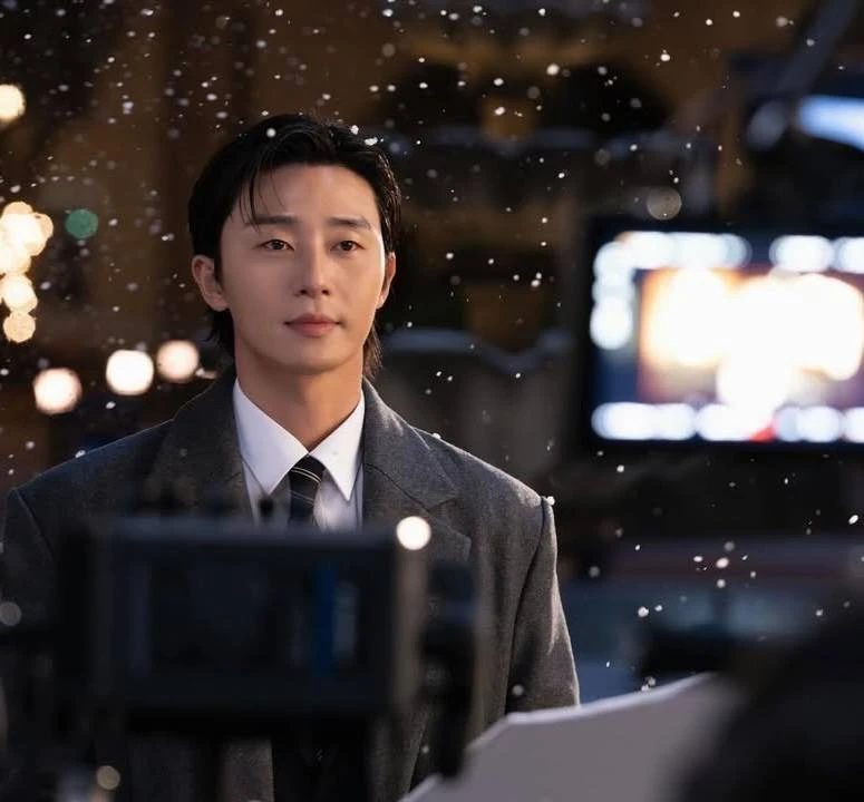 Park Seo Joon: từ anh chồng quốc dân đến người hùng của các tr.ẻ e.m u não - Hình 4