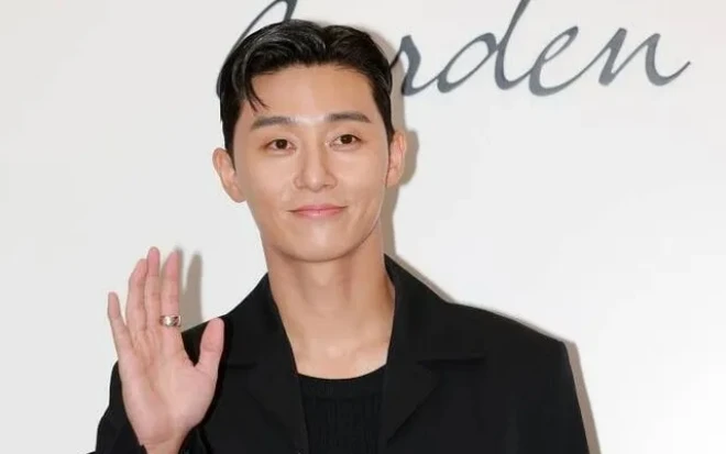Park Seo Joon: từ anh chồng quốc dân đến người hùng của các tr.ẻ e.m u não - Hình 9