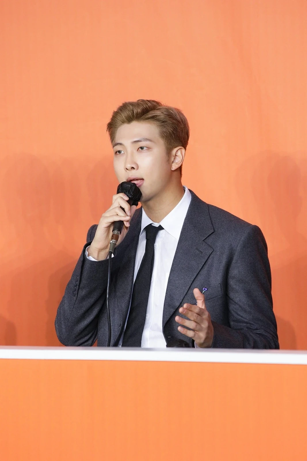 RM (BTS) cắn ngược HYBE trên sóng, lộ thế lực ngầm Kpop, nghệ sĩ là con rối? - Hình 3