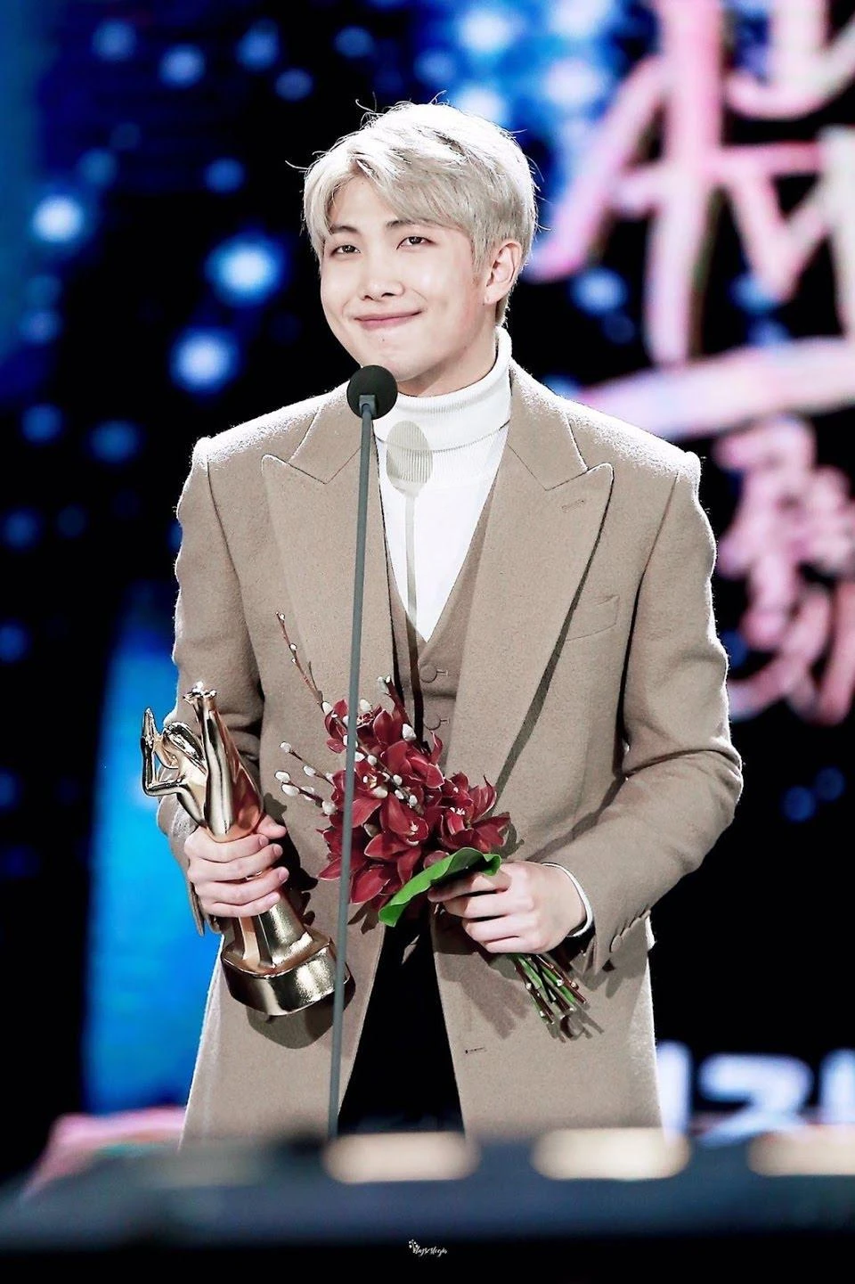 RM (BTS) cắn ngược HYBE trên sóng, lộ thế lực ngầm Kpop, nghệ sĩ là con rối? - Hình 5