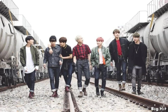 RM (BTS) cắn ngược HYBE trên sóng, lộ thế lực ngầm Kpop, nghệ sĩ là con rối? - Hình 6