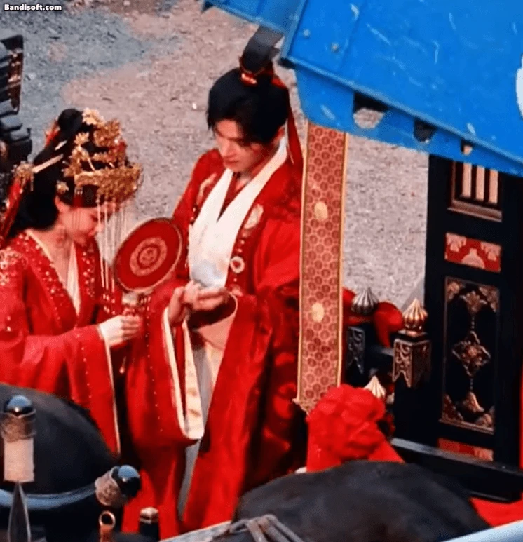 Tân lang - tân nương đẹp nhất Trung Quốc: Nhà gái là mỹ nhân cổ trang trời sinh, nhà trai có ánh mắt tình ơi là tình - Hình 4