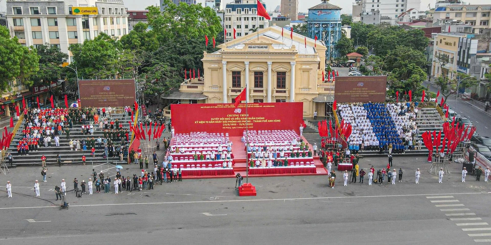 Hào hùng khí thế tổng duyệt diễu binh mừng kỷ niệm 70 năm Giải phóng Hải Phòng - Hình 1