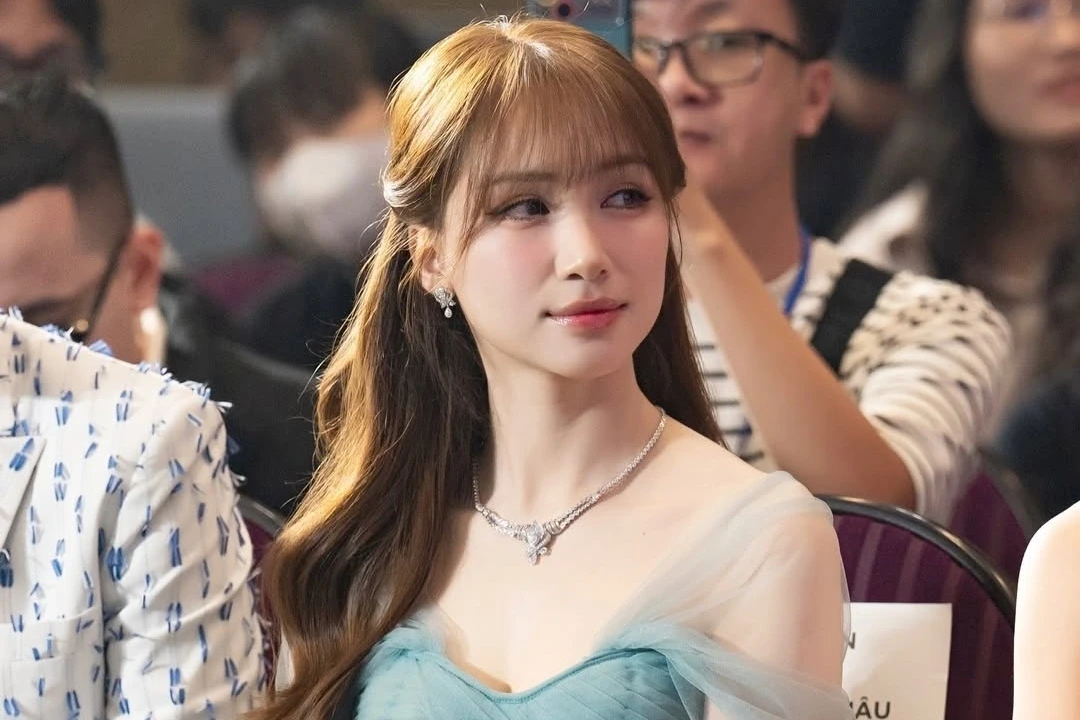 Hòa Minzy bị bóc cát sê, flex độ giàu sau cơn sốt Bắc Bling, chuẩn phú bà - Hình 1