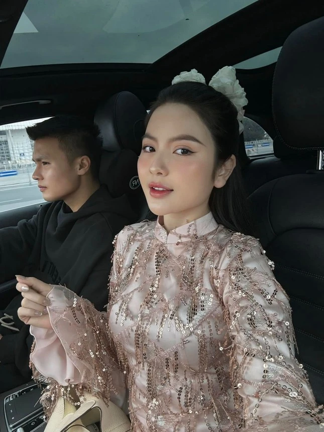 Vợ Quang Hải copy từng chút một của vợ Văn Hậu, lại ẩn ý không muốn chơi chung? - Hình 3