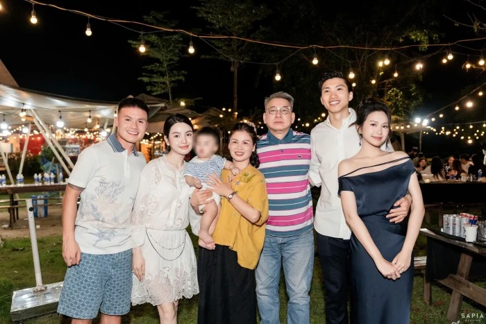 Vợ Quang Hải copy từng chút một của vợ Văn Hậu, lại ẩn ý không muốn chơi chung? - Hình 7