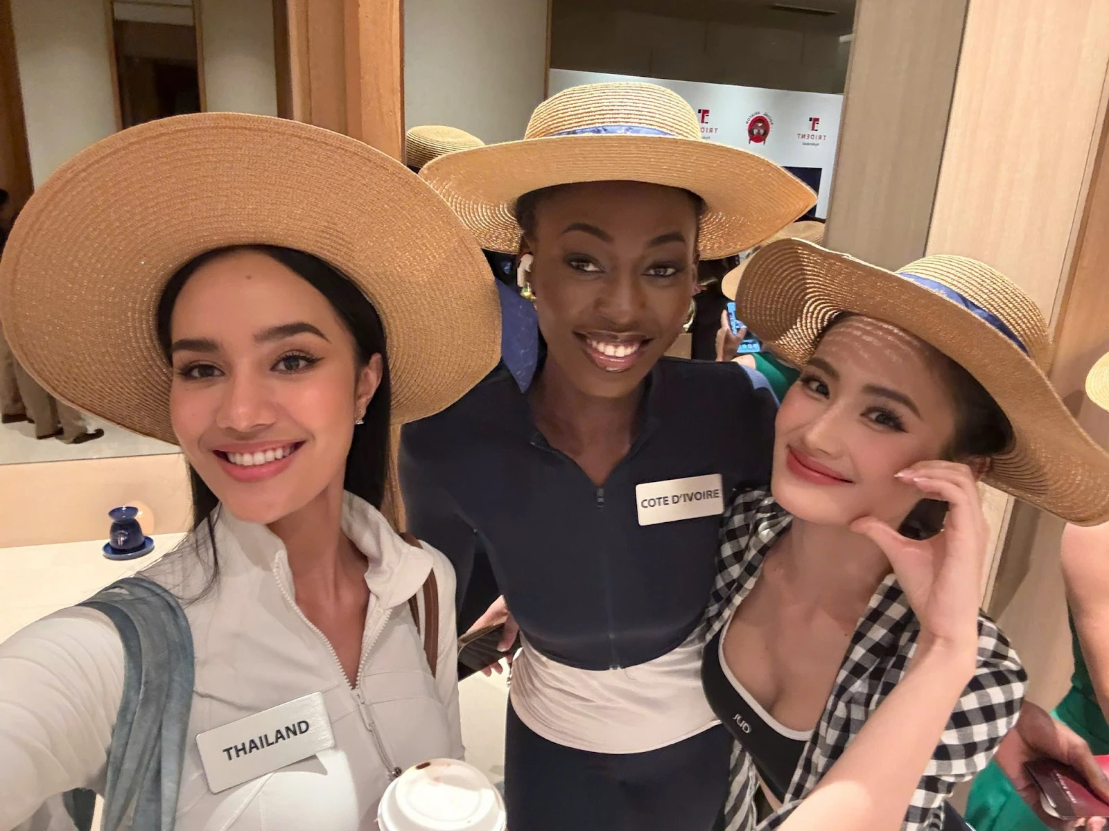 Ý Nhi bị fan chê con ghẻ quốc gia, ra quốc tế được dì Ly ưu ái, Crown đến gần? - Hình 3