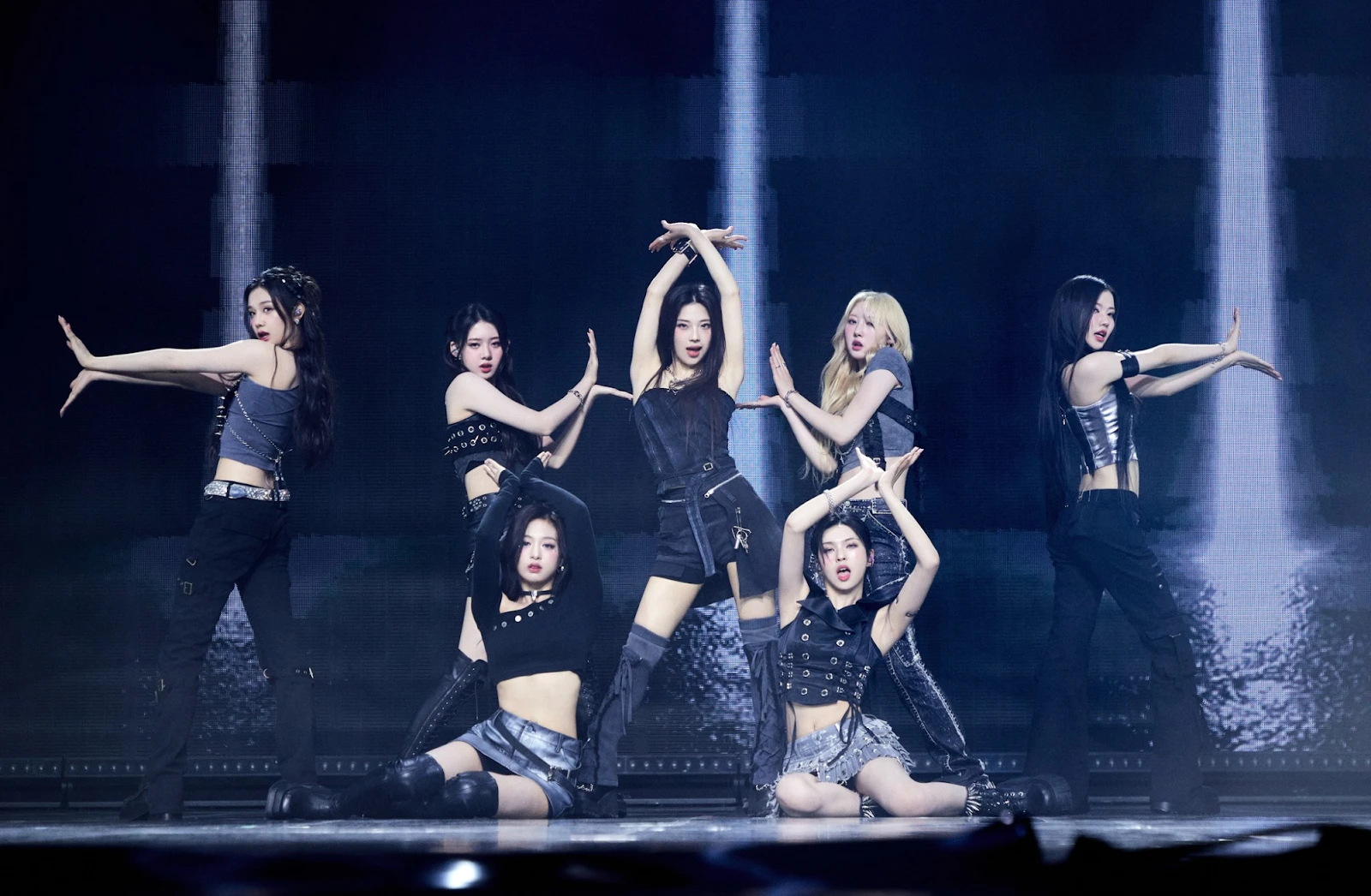 BABYMONSTER báo tin sốc trước concert VN, fan hụt hẫng muốn pass vé, đáng lo - Hình 7