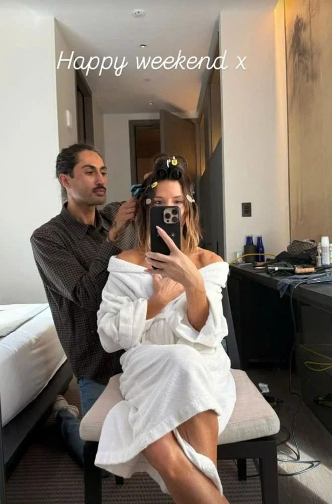 Romeo Beckham Kim Turnbull: Cuộc tình xót và vết xước trong lòng anh trai - Hình 2