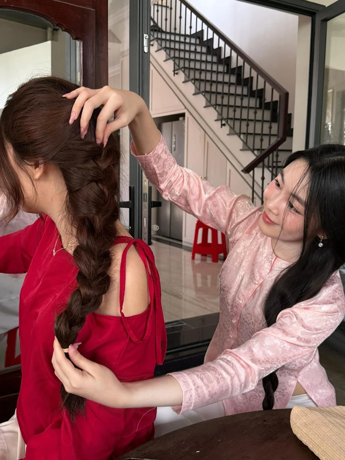 Hạt Dẻ gây bàn tán, làm 1 việc hơn thua Lọ Lem, flex 4 thứ vượt mặt chị? - Hình 2