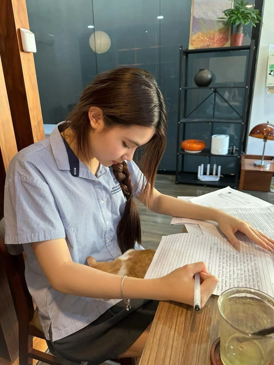 Hạt Dẻ gây bàn tán, làm 1 việc hơn thua Lọ Lem, flex 4 thứ vượt mặt chị? - Hình 1