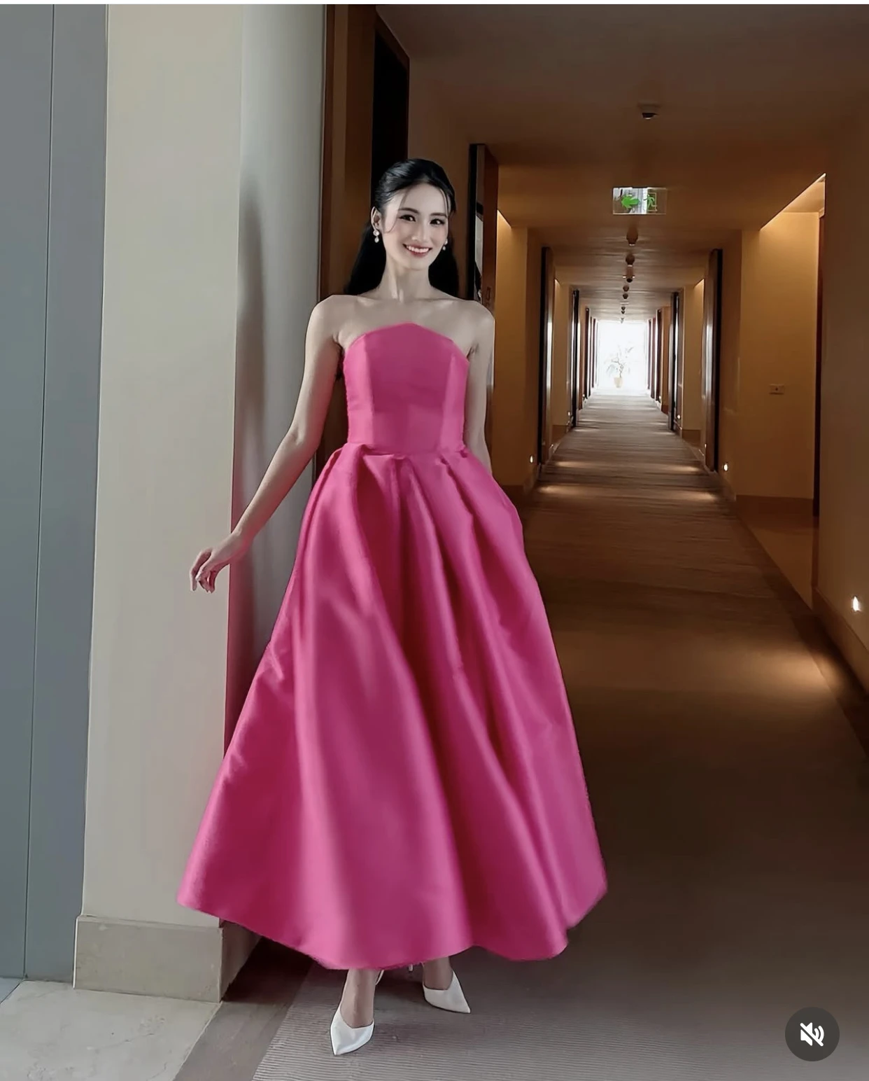 Miss World 2025: Ý Nhi bung xõa như tắc kè hoa, dưới cơ đại diện Bờ Biển Ngà? - Hình 2
