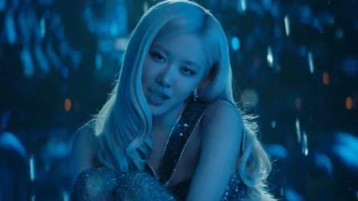 Rosé đậ.p tiền phục thù mang tỷ đô lên MV, vẫn bị fan chê giọng hát tụt dốc - Hình 6