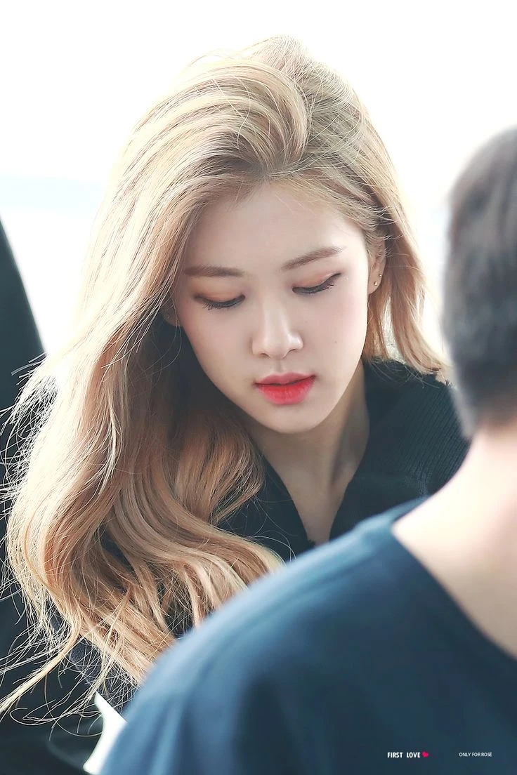 Rosé đậ.p tiền phục thù mang tỷ đô lên MV, vẫn bị fan chê giọng hát tụt dốc - Hình 7