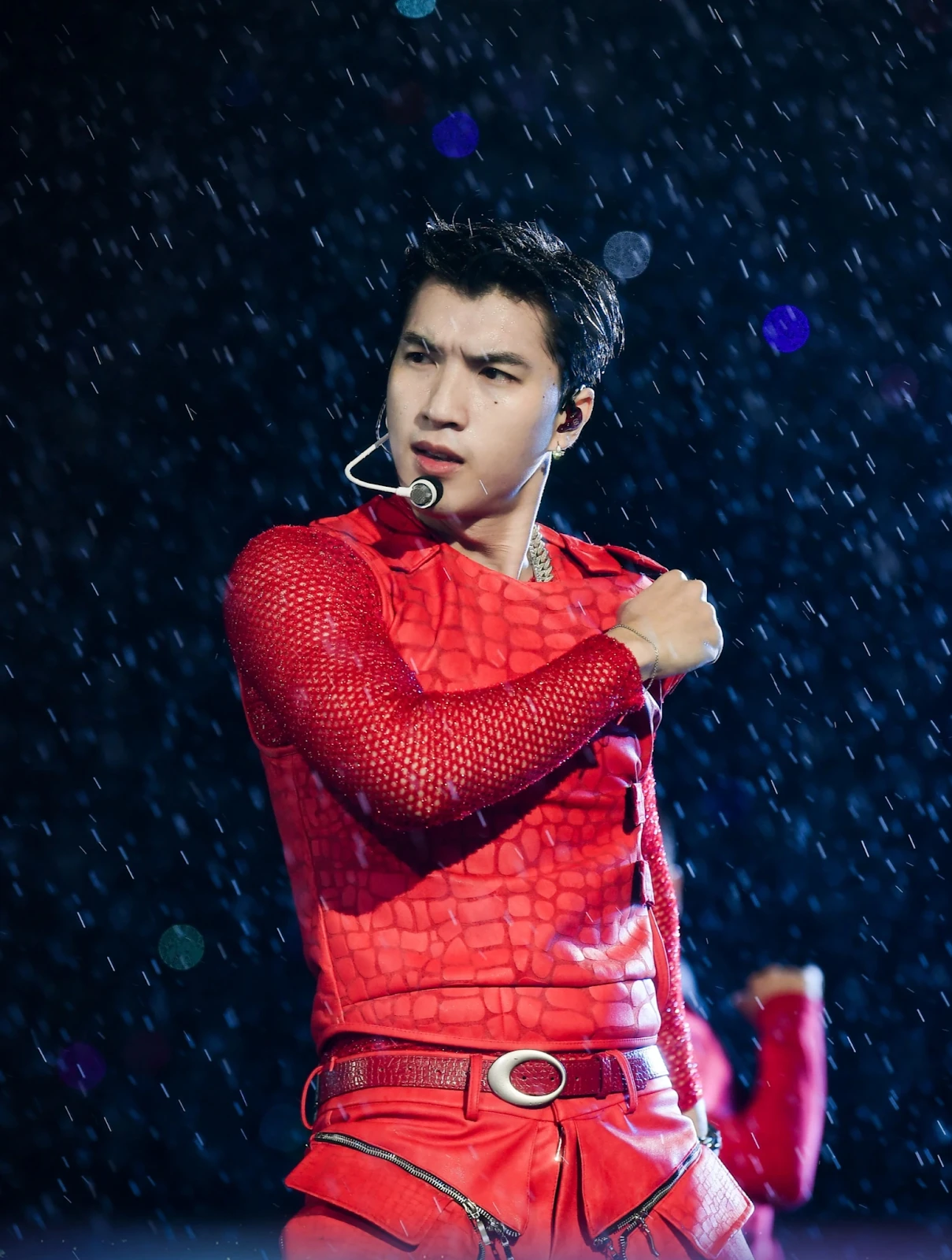 Trấn Thành vào hậu trường concert Anh trai troll Negav, fan bức xúc vì kém duyên - Hình 9
