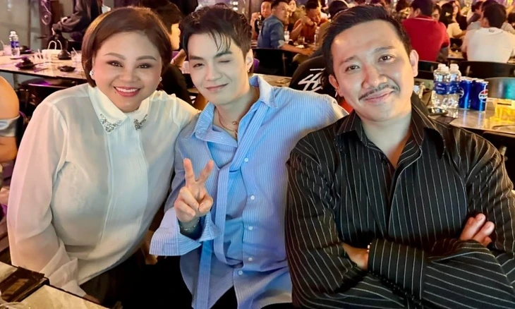 Trấn Thành vào hậu trường concert Anh trai troll Negav, fan bức xúc vì kém duyên - Hình 4