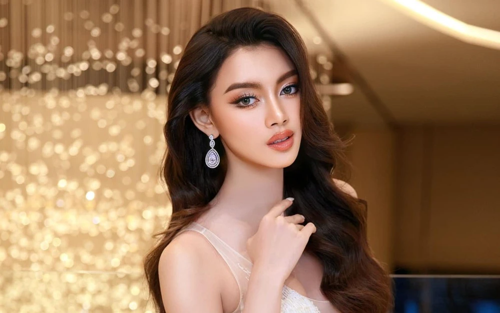 Á hậu bị tước danh hiệu tái xuất, fan nghi Nawat cài cấm phá nát Miss Cosmo - Hình 6