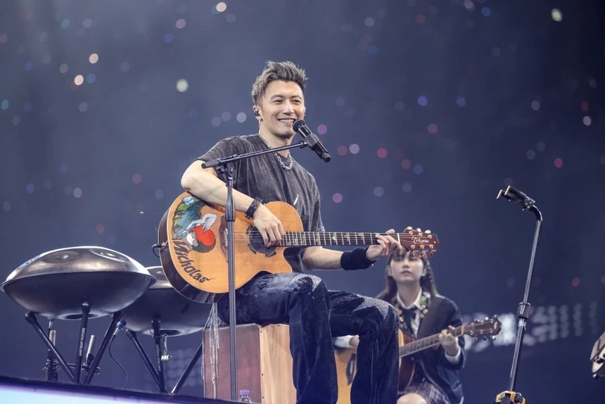 Cô gái được lợi từ concert Tạ Đình Phong hơn cả Vương Phi, tiết lộ tin cực sốc - Hình 1