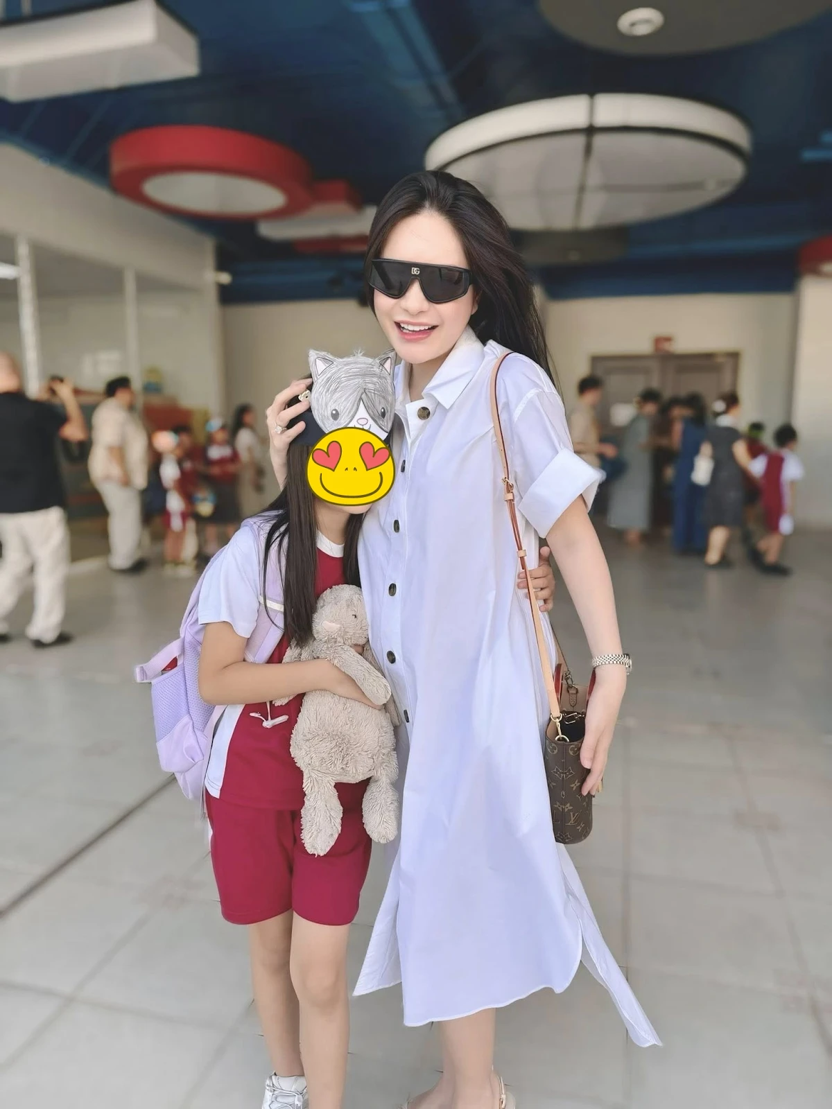Đoàn Di Băng lộ diện sau vụ dầu gội rởm, vóc dáng khác lạ, nghi bầu lần 5? - Hình 1