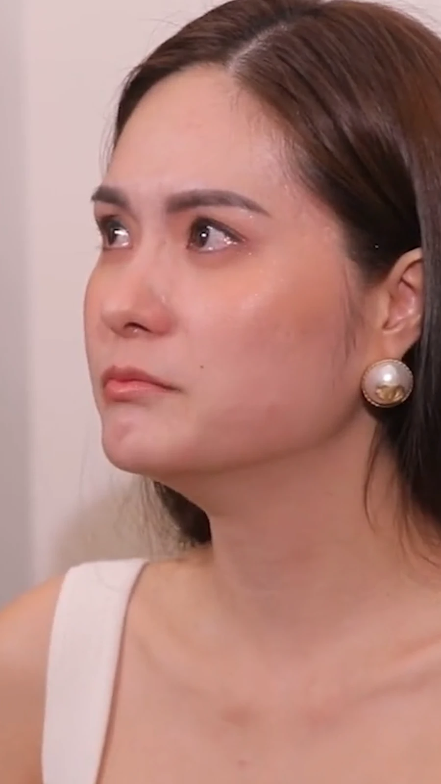 Đoàn Di Băng lộ diện sau vụ dầu gội rởm, vóc dáng khác lạ, nghi bầu lần 5? - Hình 7