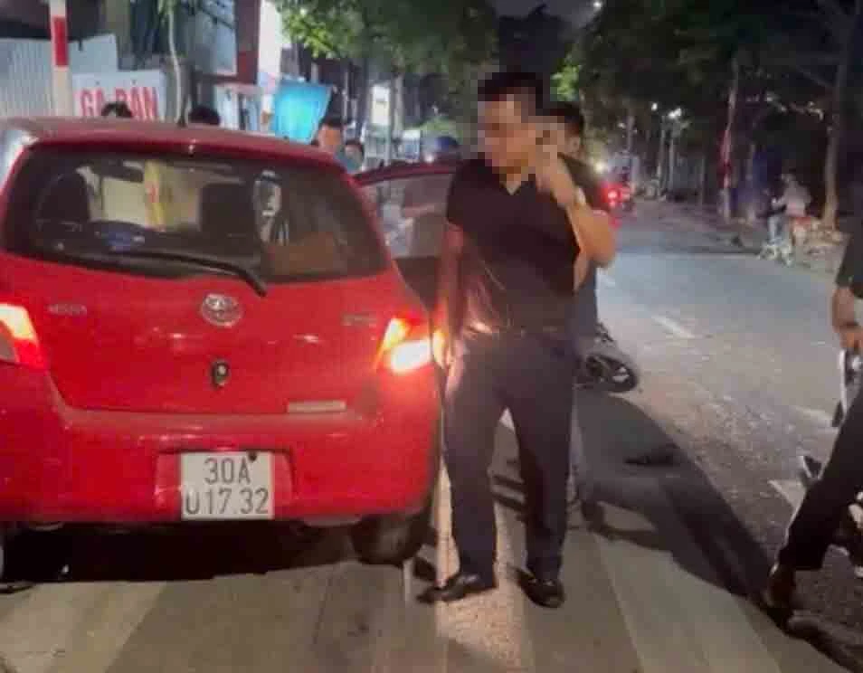 Hà Nội: Đình chỉ trưởng công an xã gây TN kinh hoàng cho dân, luật sư lên tiếng - Hình 5